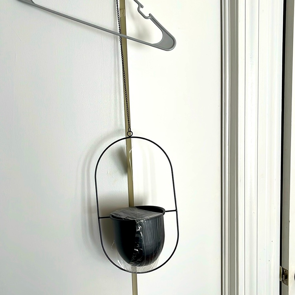 Brand new hanging planters